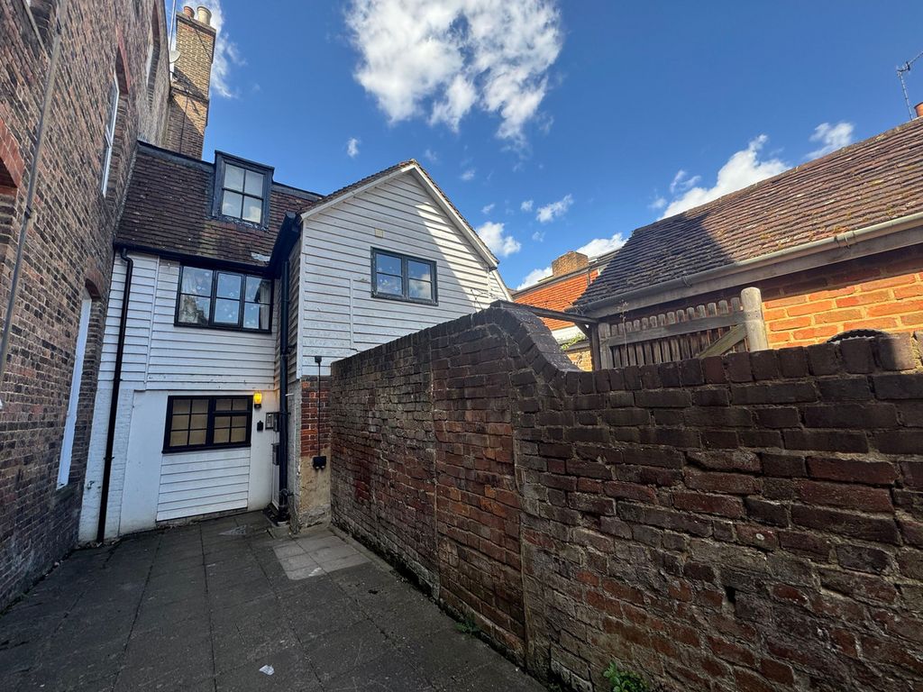 Property photo 1 of 4