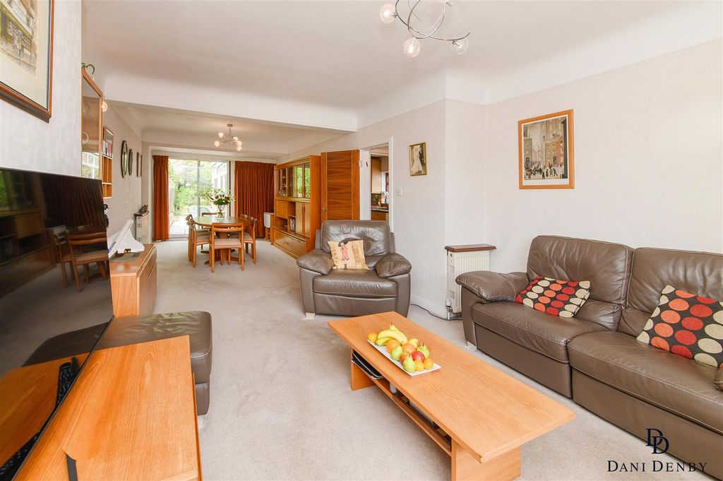 Property photo 2 of 18