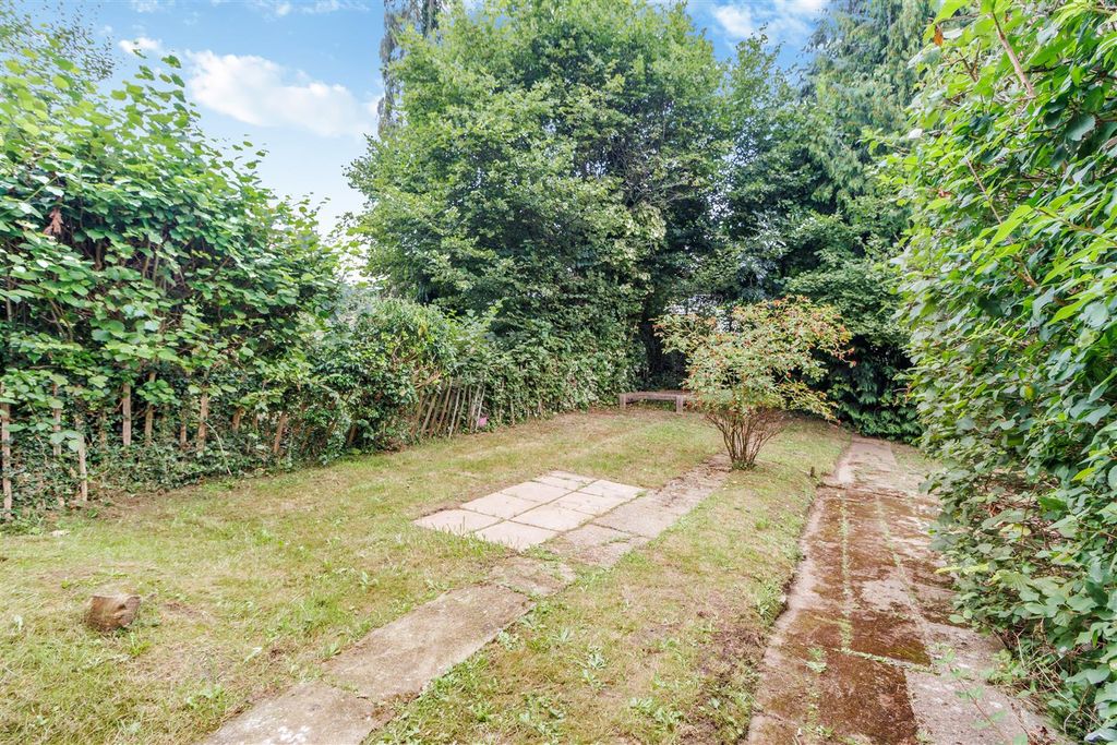 Property photo 2 of 11 8567346-Exterior01.Jpg