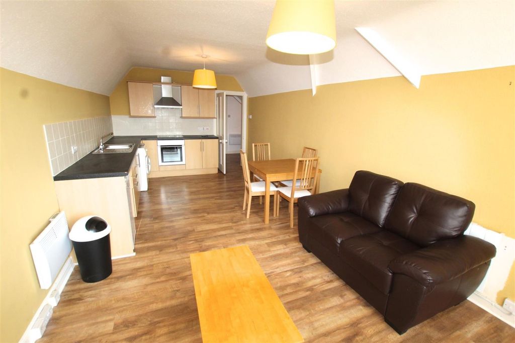 Property photo 2 of 8 Picture No. 09