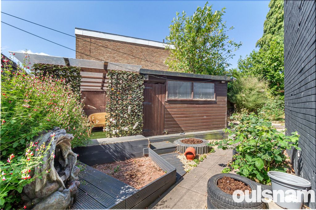 Property photo 1 of 17 Picture No. 12