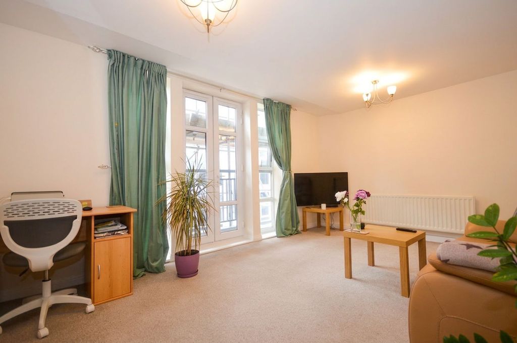 Property photo 1 of 5