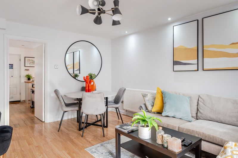 Property photo 2 of 20 Reception