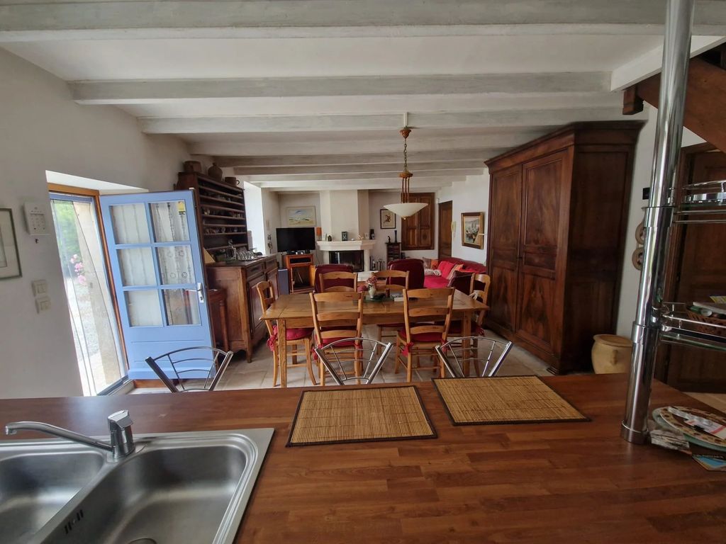 Property photo 3 of 27