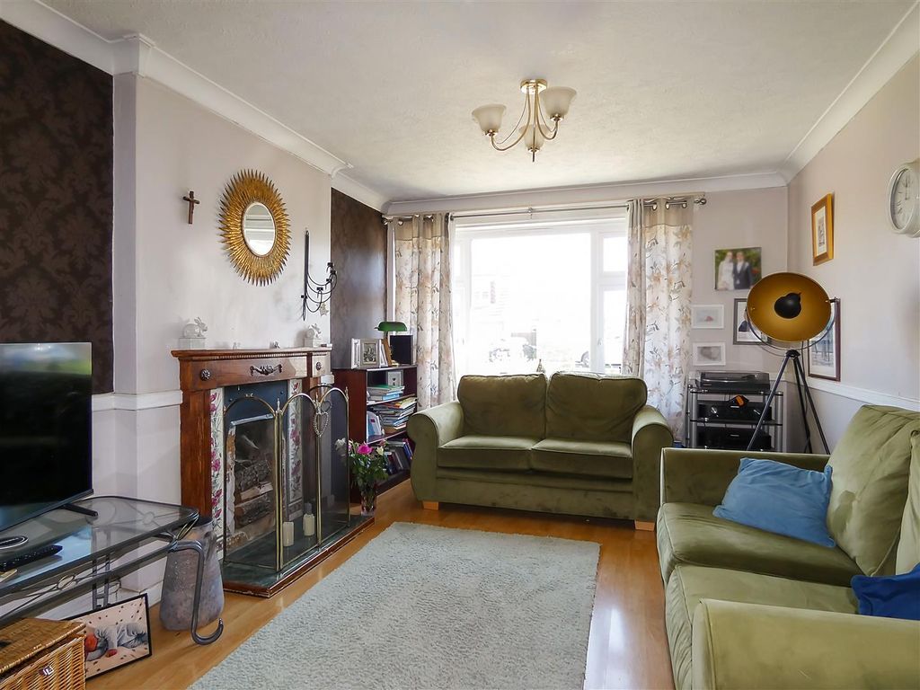 Property photo 3 of 18 Lounge/Dining Room