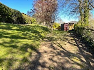 Property photo 3 of 18 Garden 2