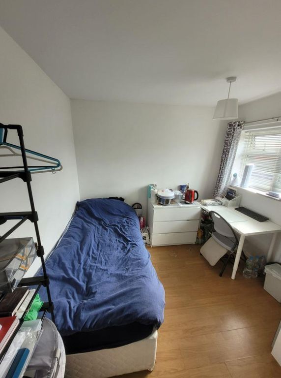 Property photo 3 of 9 Bedroom