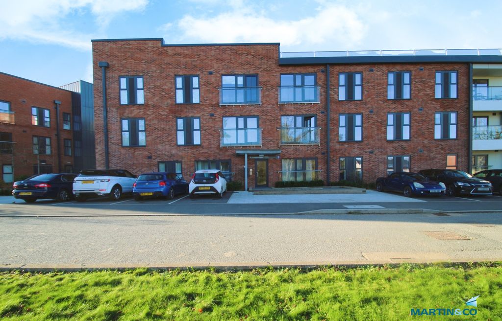 Property photo 1 of 9