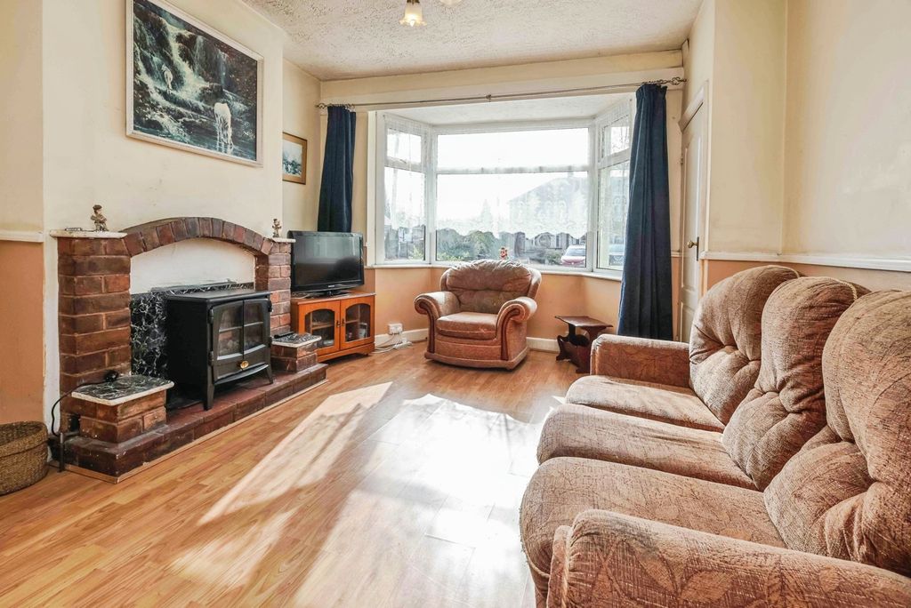 Property photo 2 of 18 Pbox-Img.Jpg