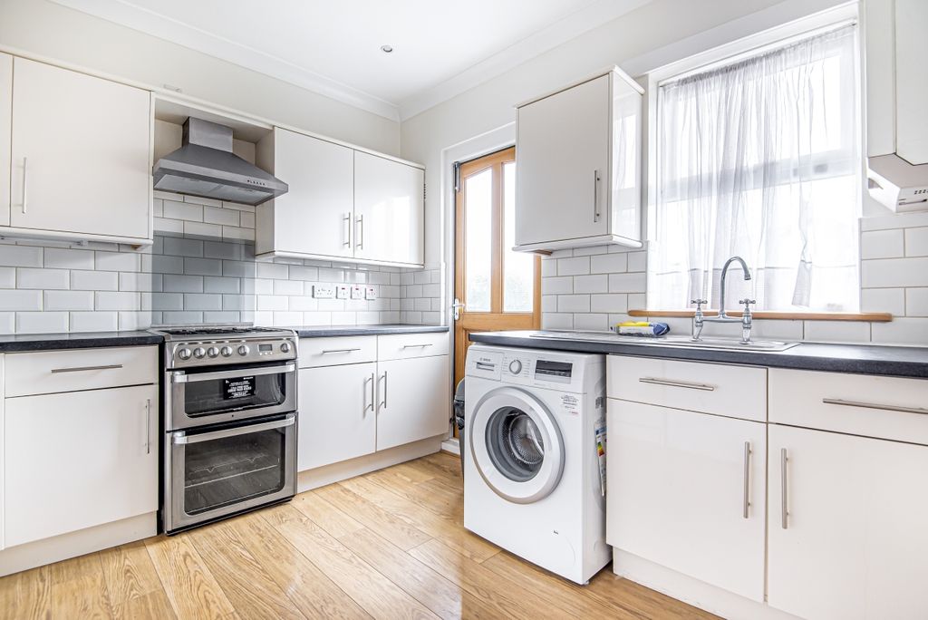 Property photo 3 of 8 691652 (3)