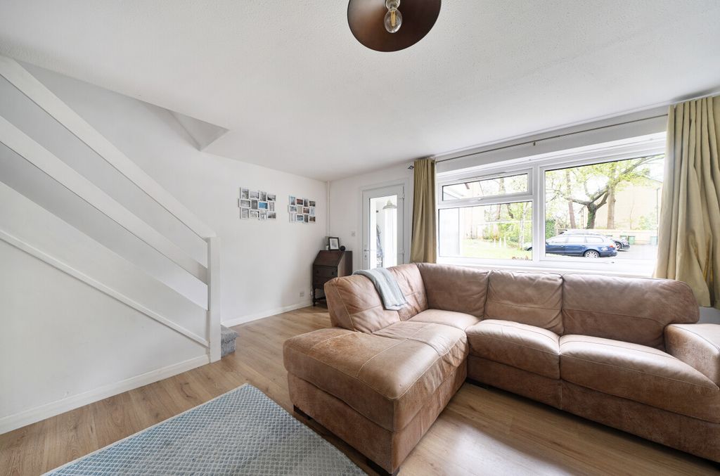 Property photo 3 of 12 1441015-8-69Dfa44...