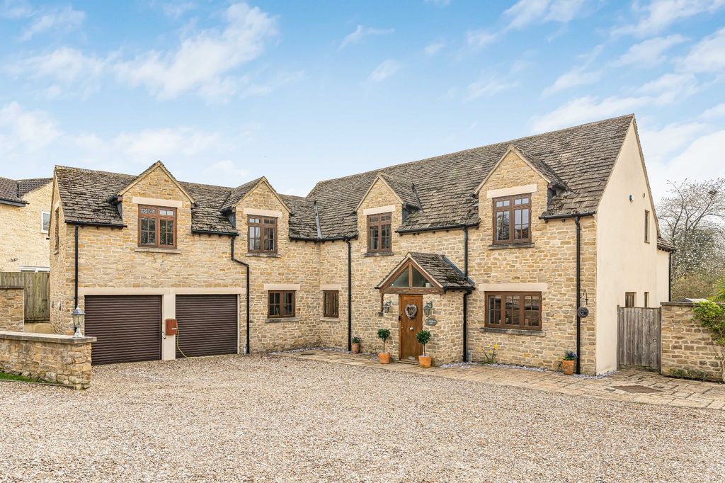 Property photo 1 of 32 Front