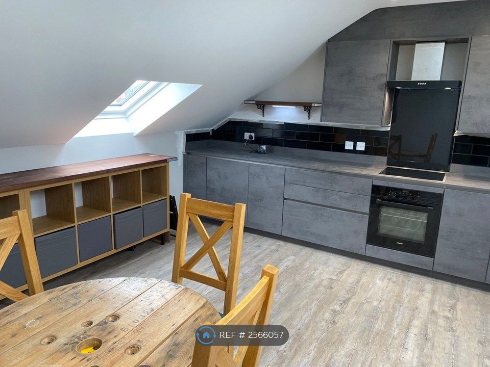 Property photo 2 of 18 Kitchen
