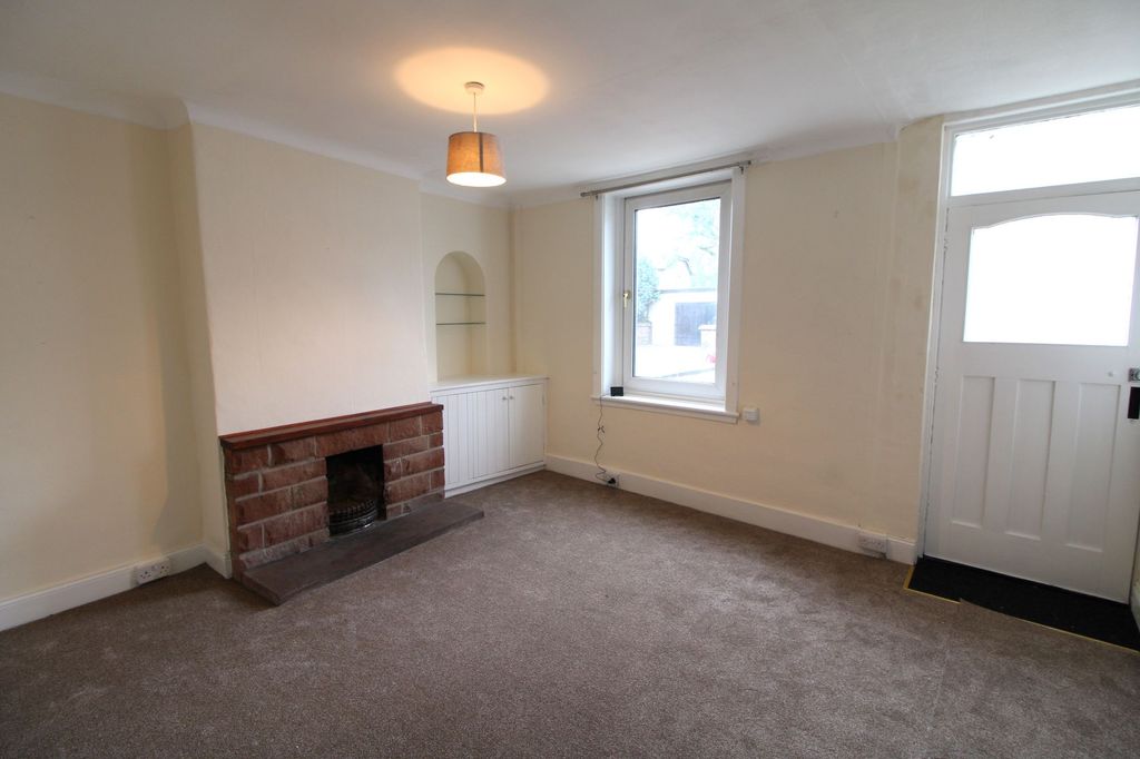 Property photo 3 of 13 Lounge