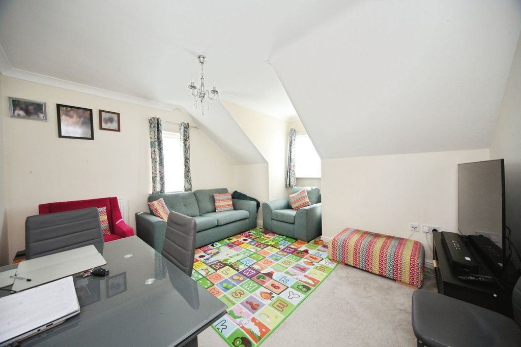 Property photo 3 of 14