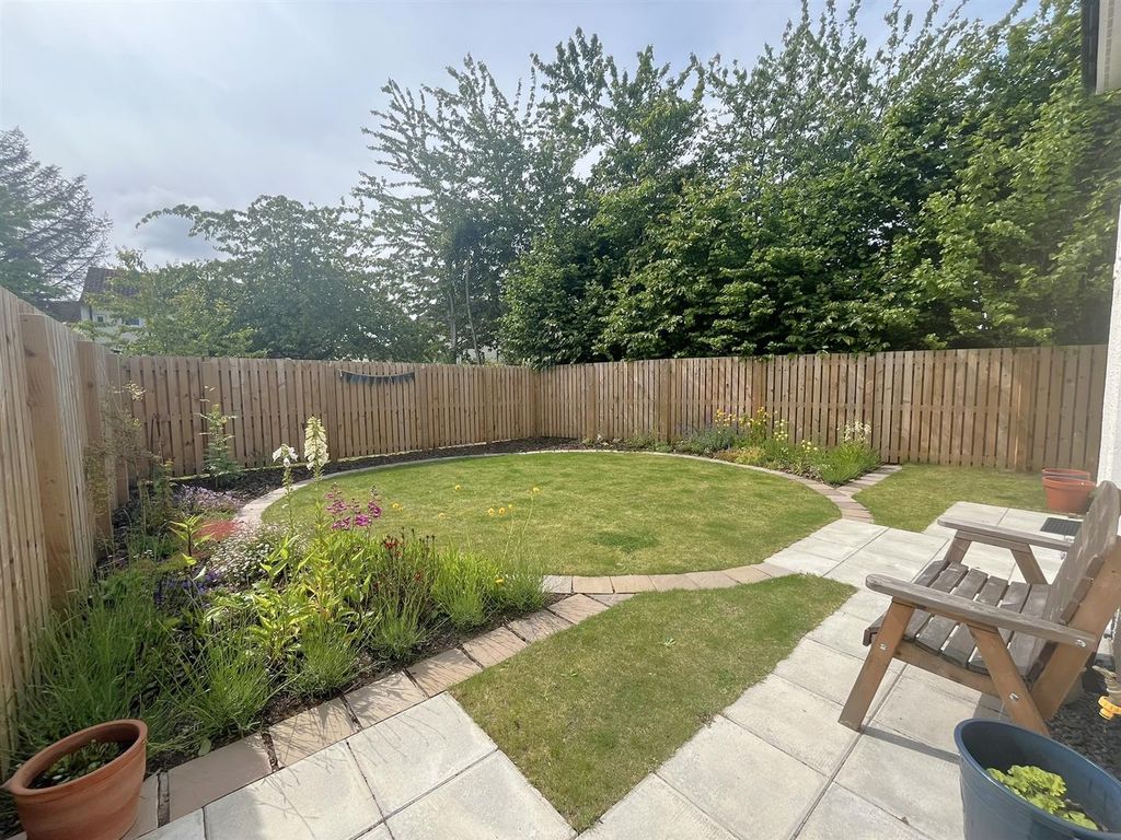 Property photo 3 of 24 Outside