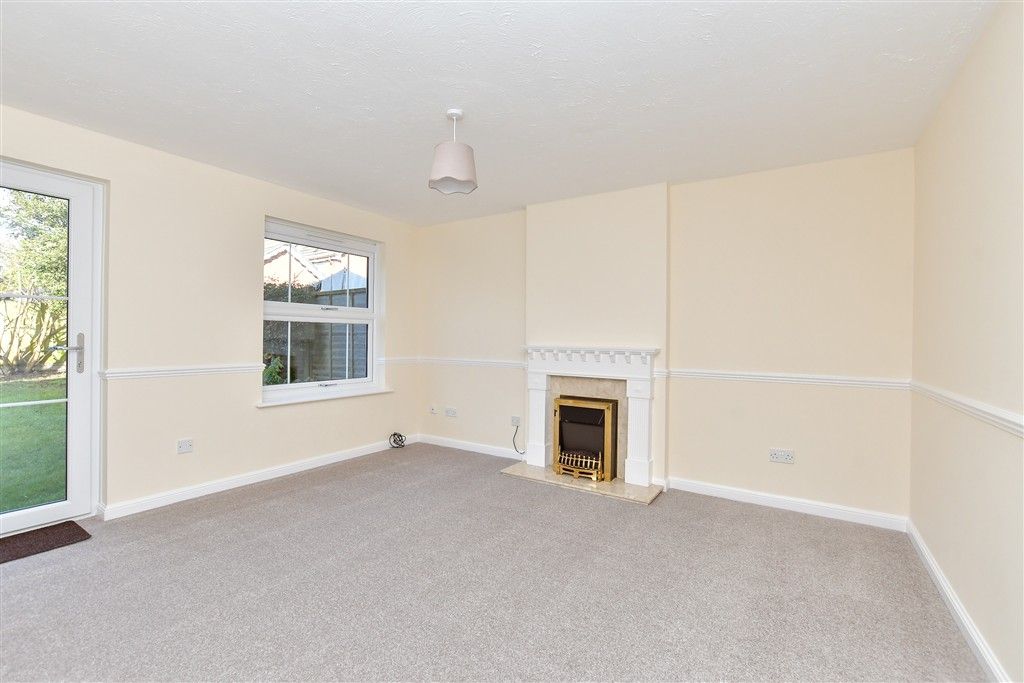 Property photo 3 of 9 Lounge/Diner