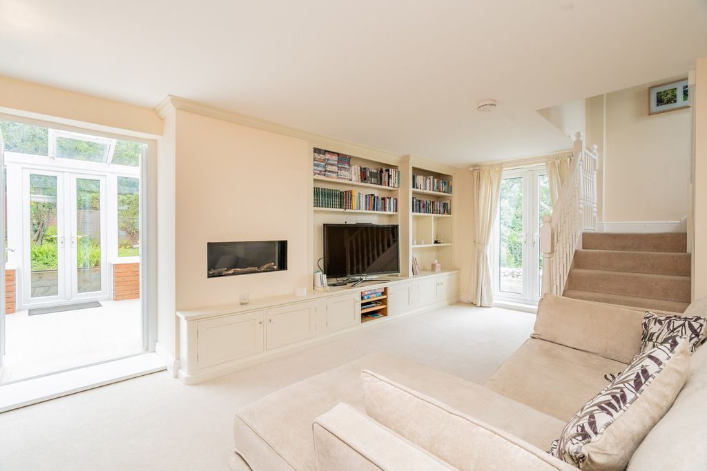 Property photo 3 of 41