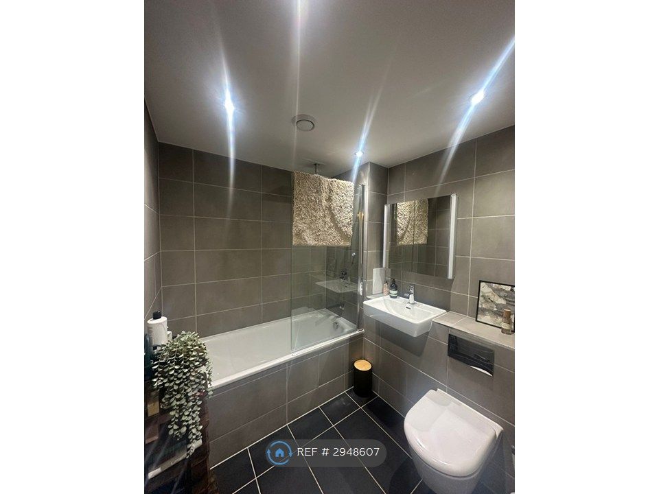 Property photo 2 of 12 Main Bathroom