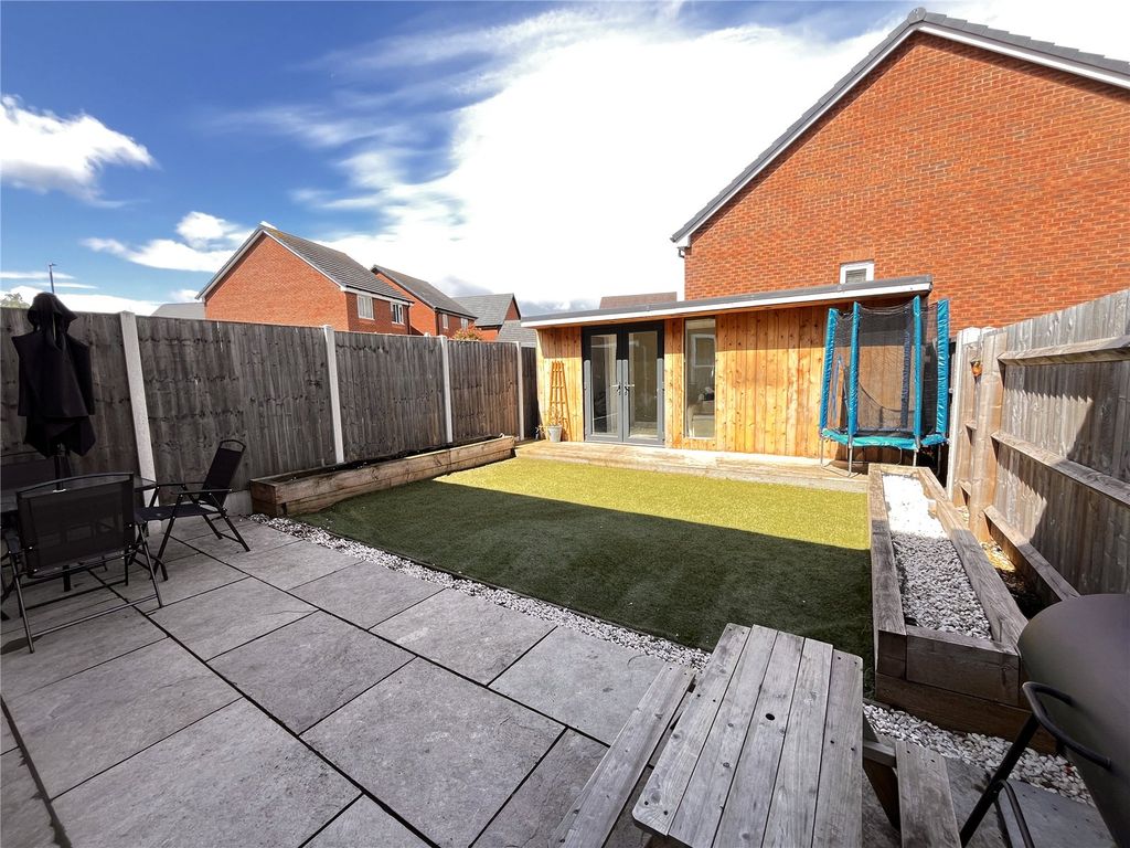 Property photo 3 of 19 Picture No. 18