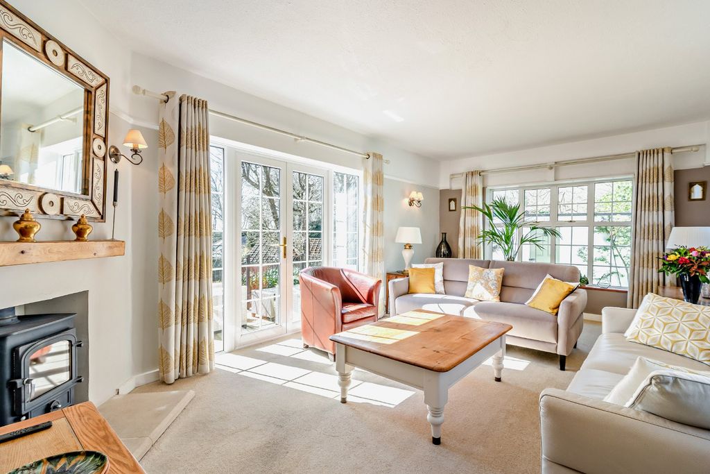 Property photo 2 of 24 Drawing Room