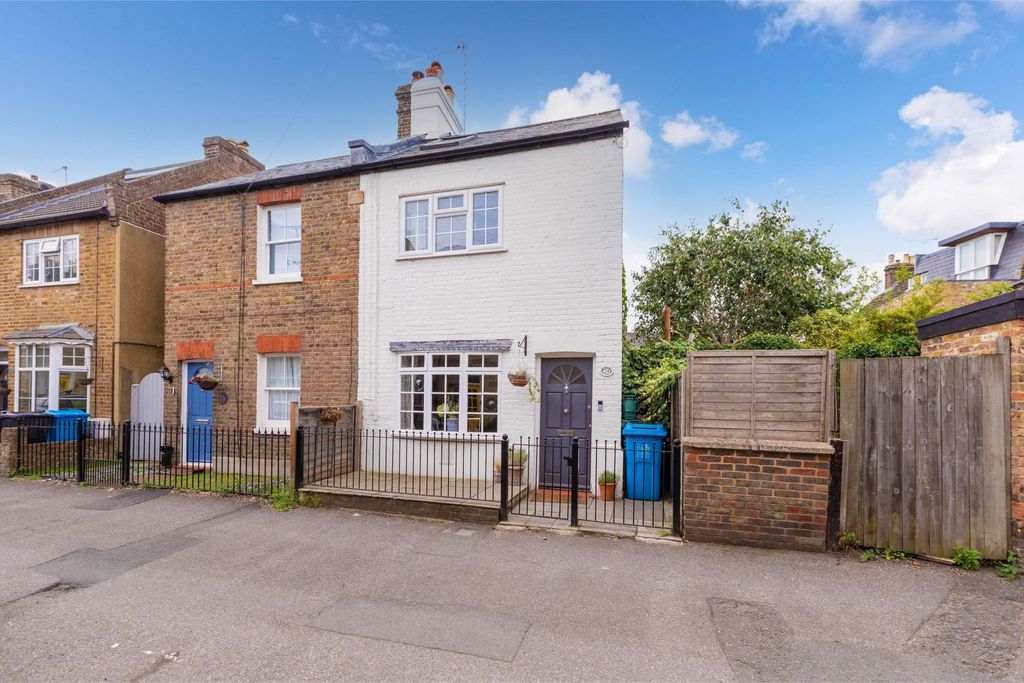Property photo 1 of 16