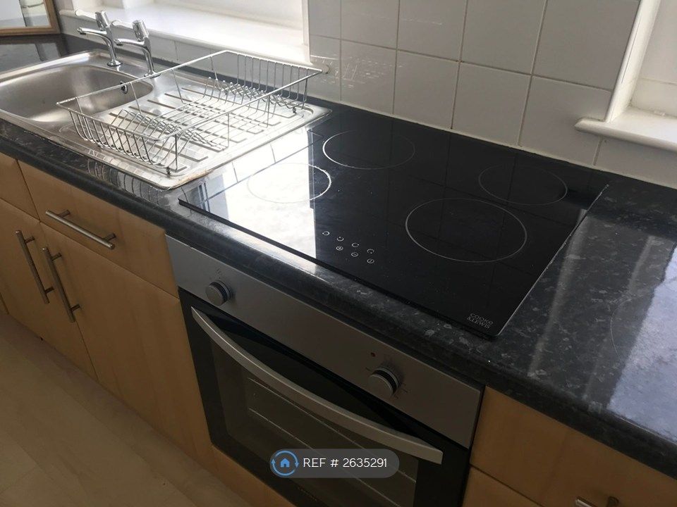 Property photo 3 of 14 Kitchen