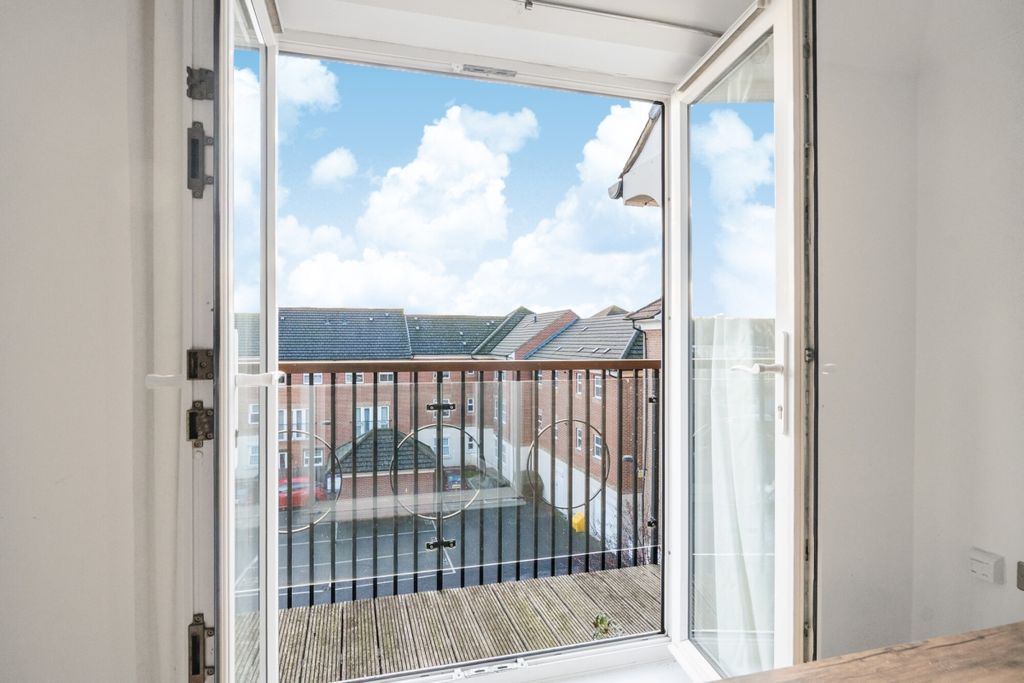 Property photo 3 of 17 1397222-5-695E73E...