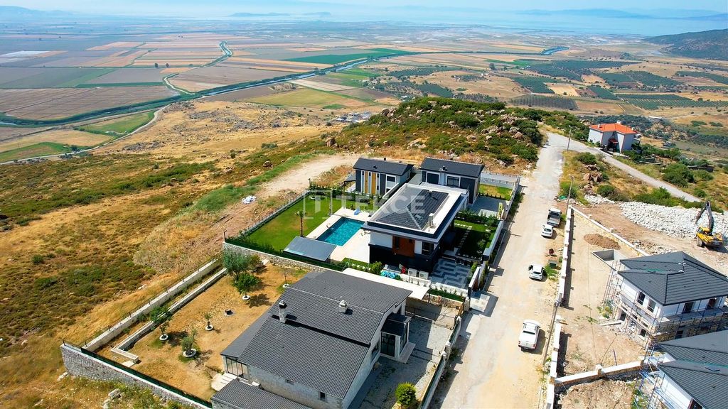 Property photo 3 of 40