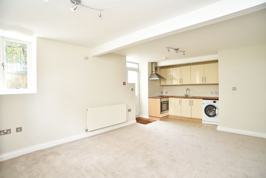 Property photo 2 of 8
