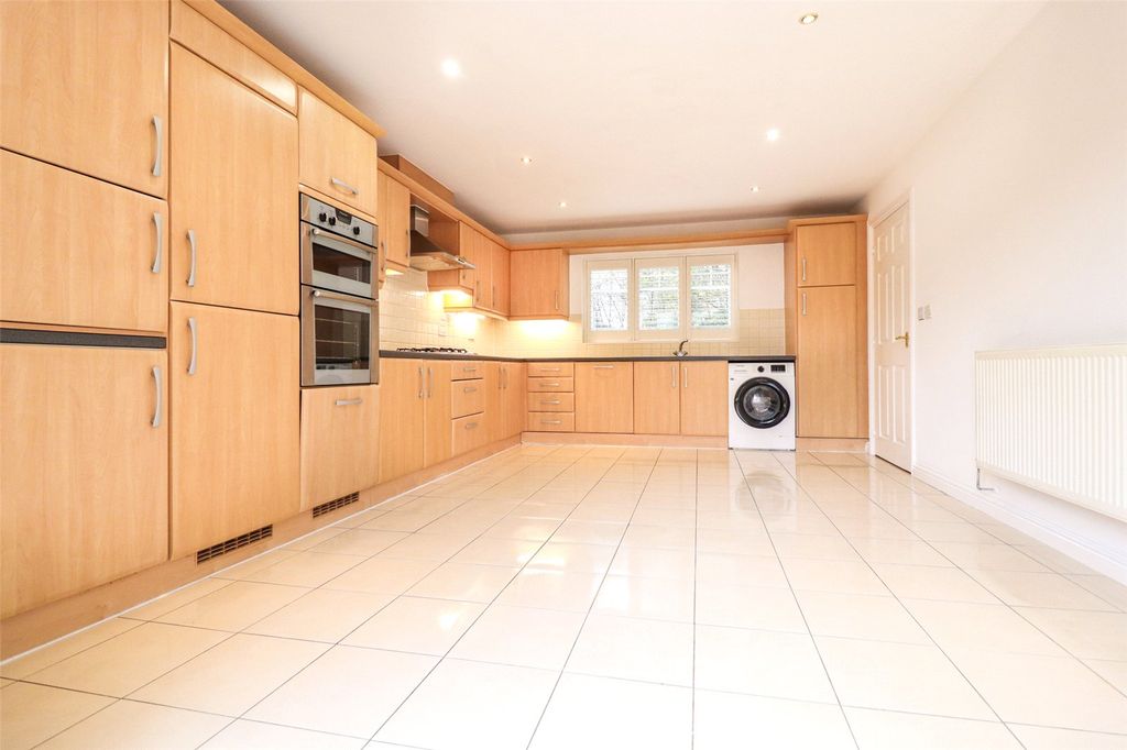 Property photo 2 of 17 Kitchen/ Breakfast