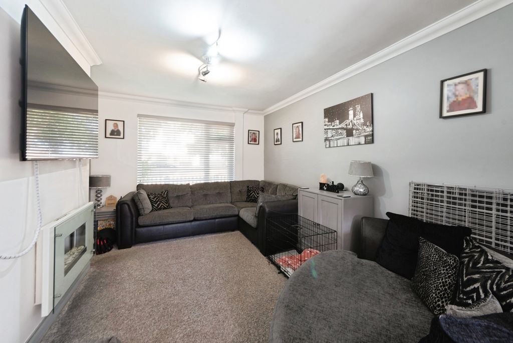 Property photo 2 of 19 Pbox-Img.Jpg