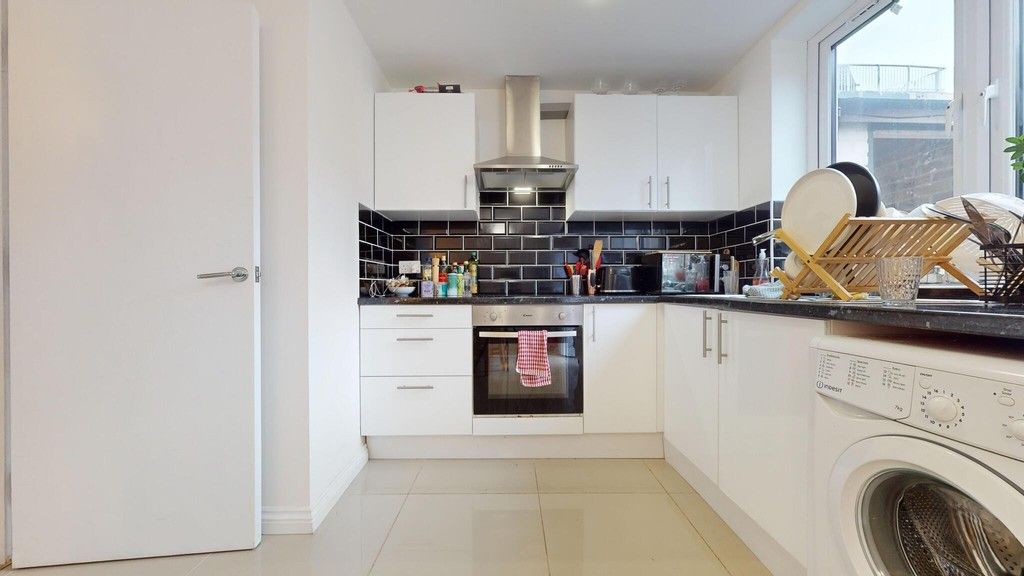 Property photo 2 of 8 Img_6904_32_Large