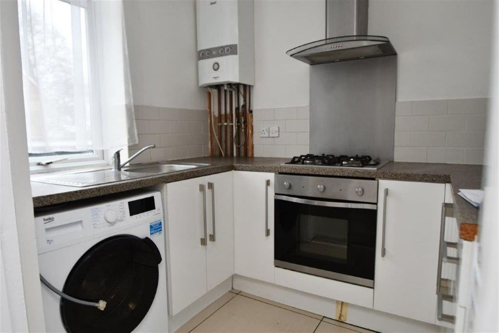 Property photo 3 of 5 Kitchen