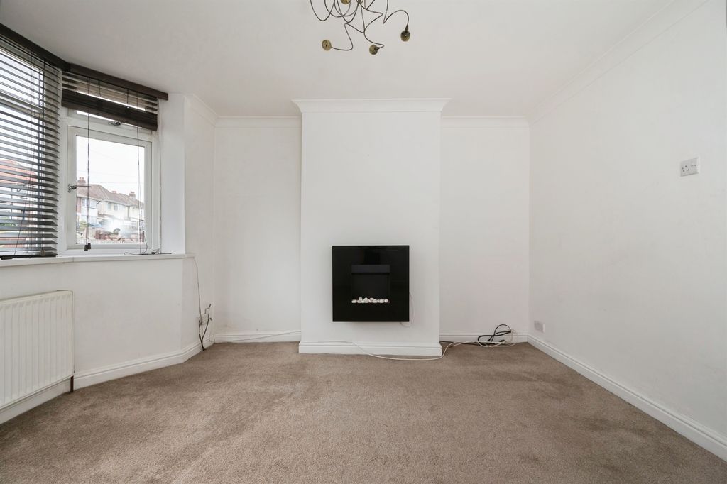 Property photo 3 of 22