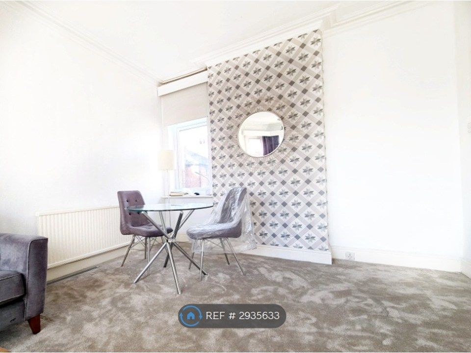 Property photo 3 of 6 Living Room