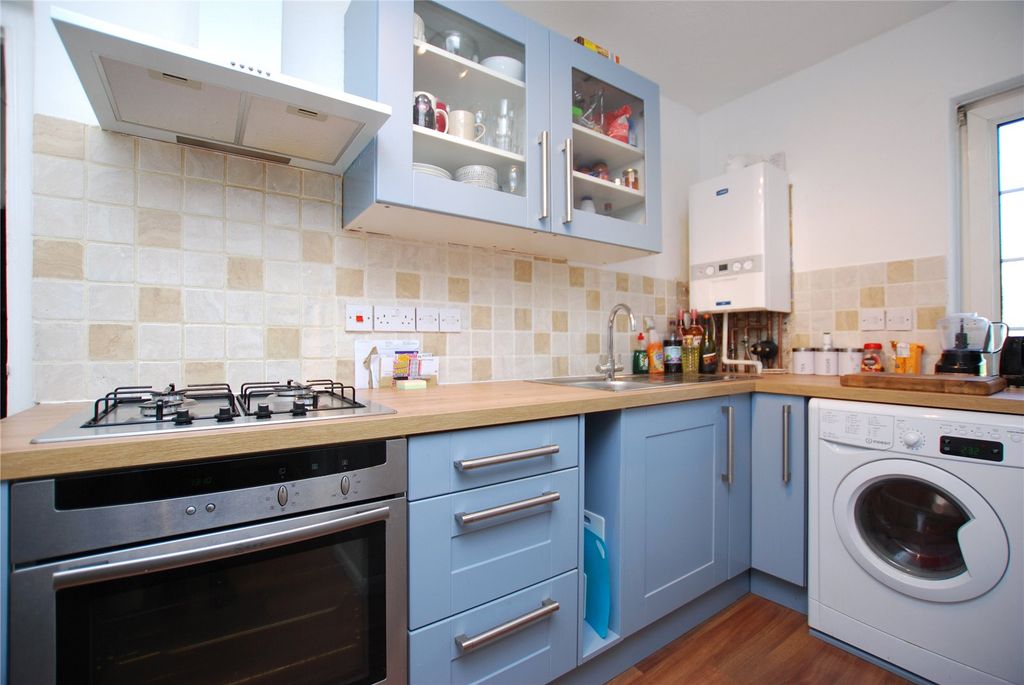 Property photo 2 of 7 Picture No. 13