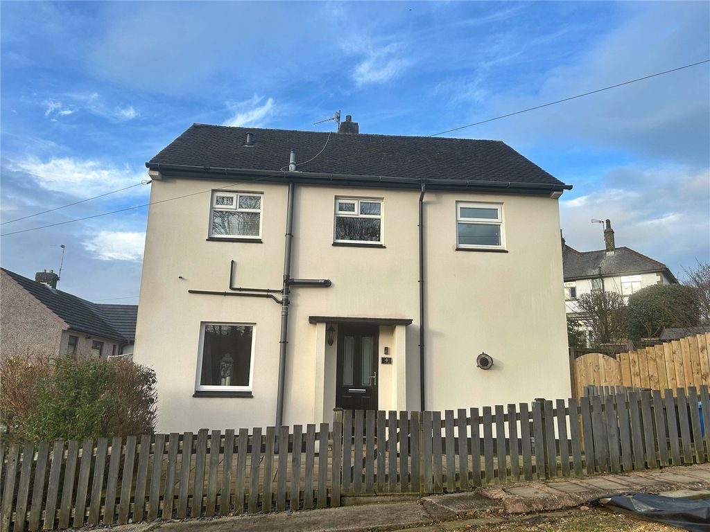 Property photo 1 of 20 Modern Semi-Detached