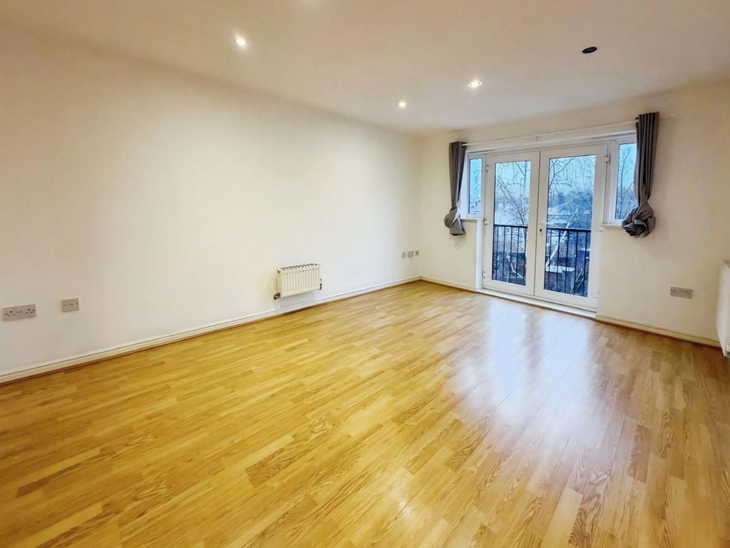 Property photo 2 of 8 7A739580-Dfb6A375-Bfe4-4Ea8-8242-581Aacd6B9Ea.Jpg