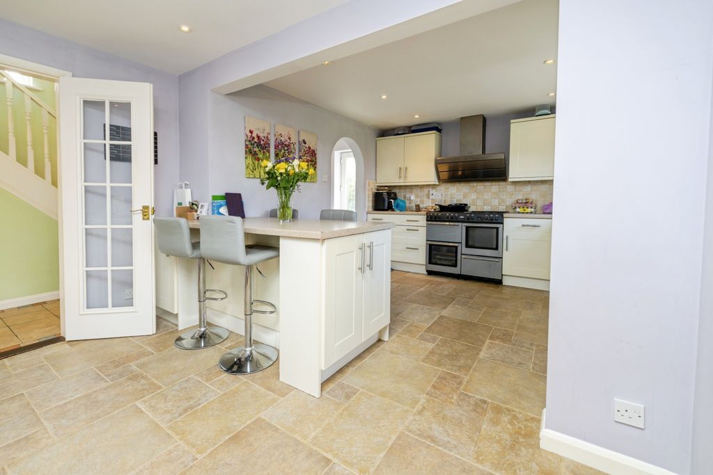 Property photo 2 of 20 Kitchen