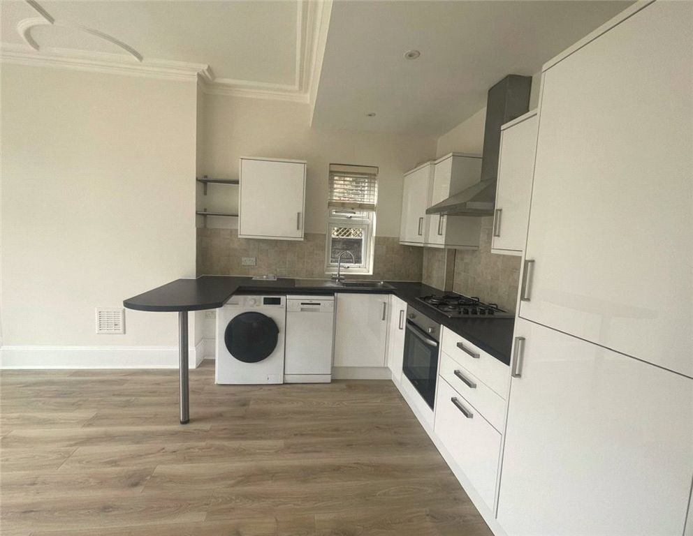 Property photo 3 of 8 Kitchen