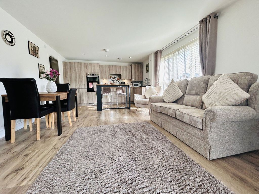 Property photo 2 of 24