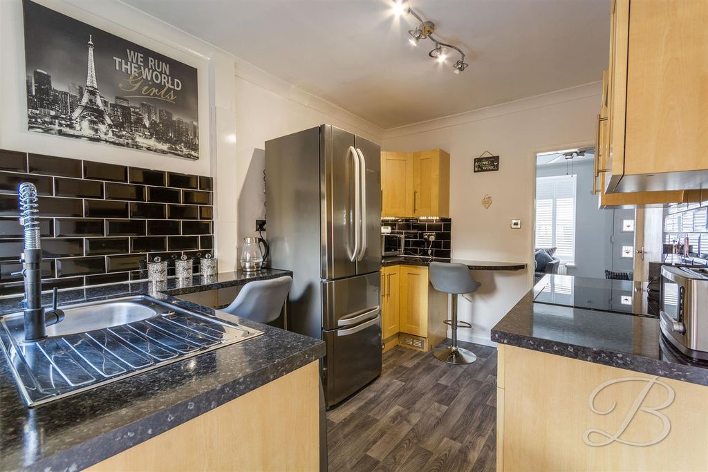 Property photo 3 of 15 1Ob1Hhr5Huw8Eddgsrqgoq.Jpg