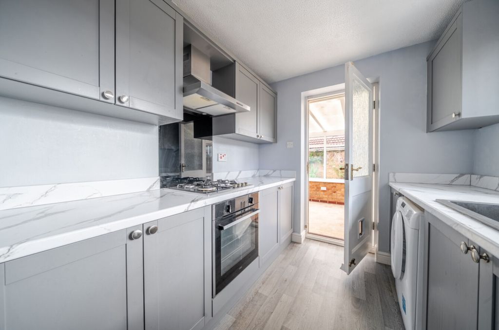 Property photo 2 of 15 Galley Kitchen