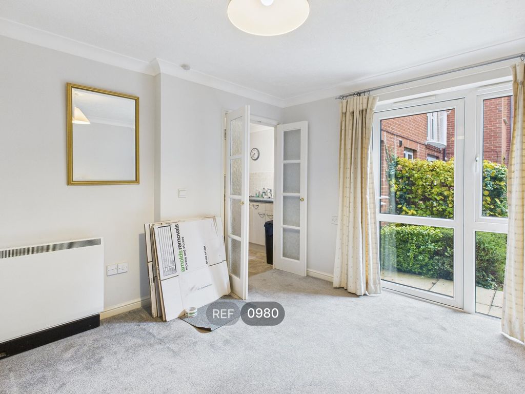 Property photo 2 of 16 Living Room