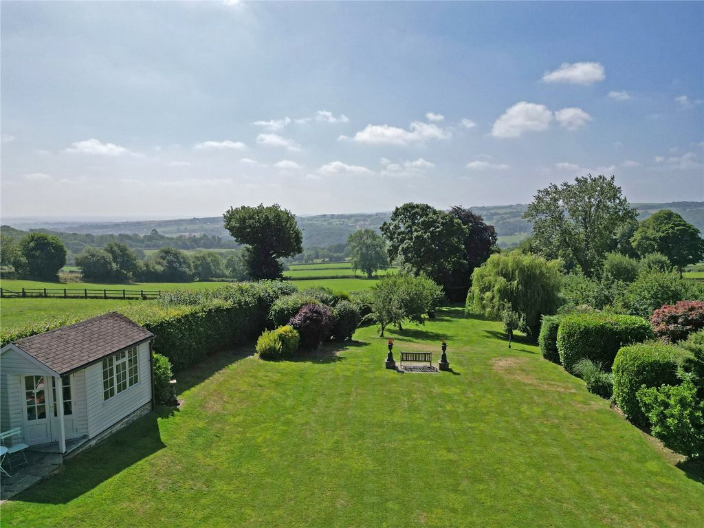 Property photo 2 of 18 Garden