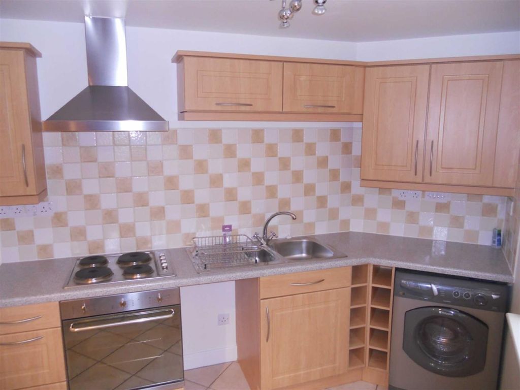 Property photo 2 of 8