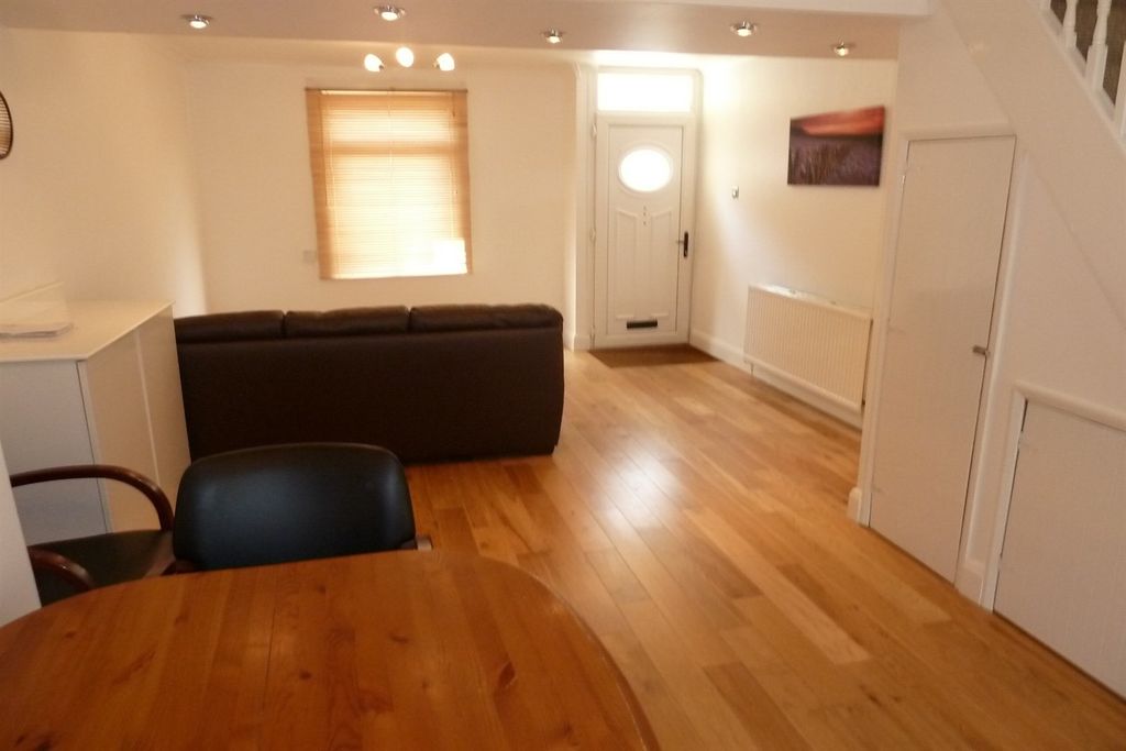 Property photo 3 of 9 Dining Room