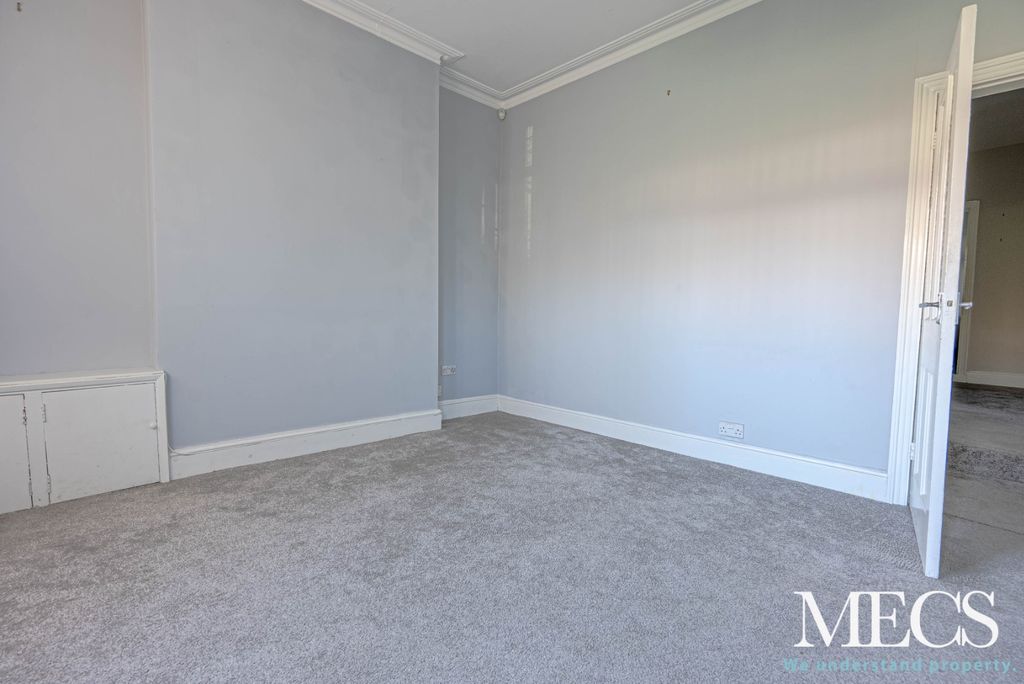Property photo 2 of 12 2048634