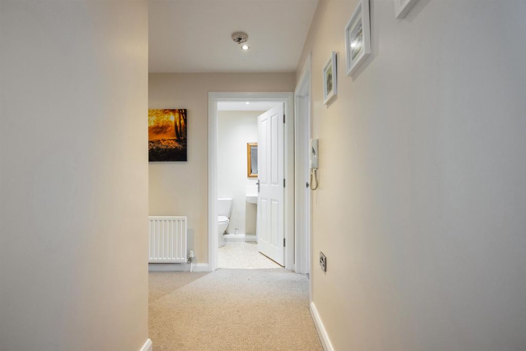 Property photo 3 of 18 9 Miskelly Court 08.Jpg